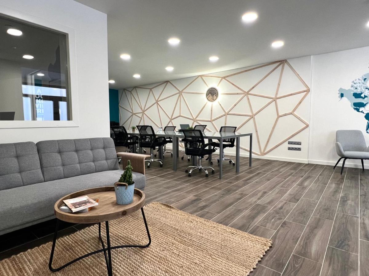 Espot Cowork & Apartments - L'Amfitriona Bagian luar foto