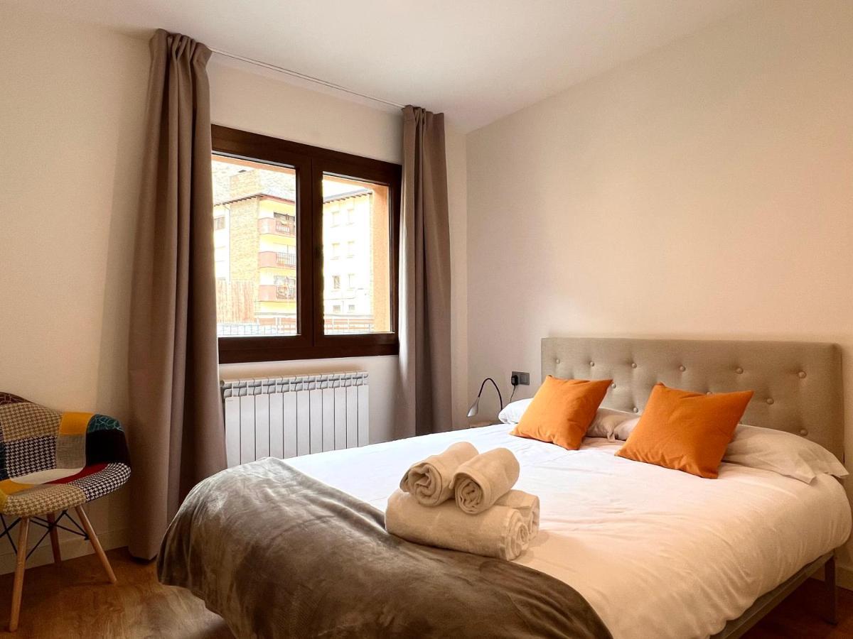Espot Cowork & Apartments - L'Amfitriona Bagian luar foto